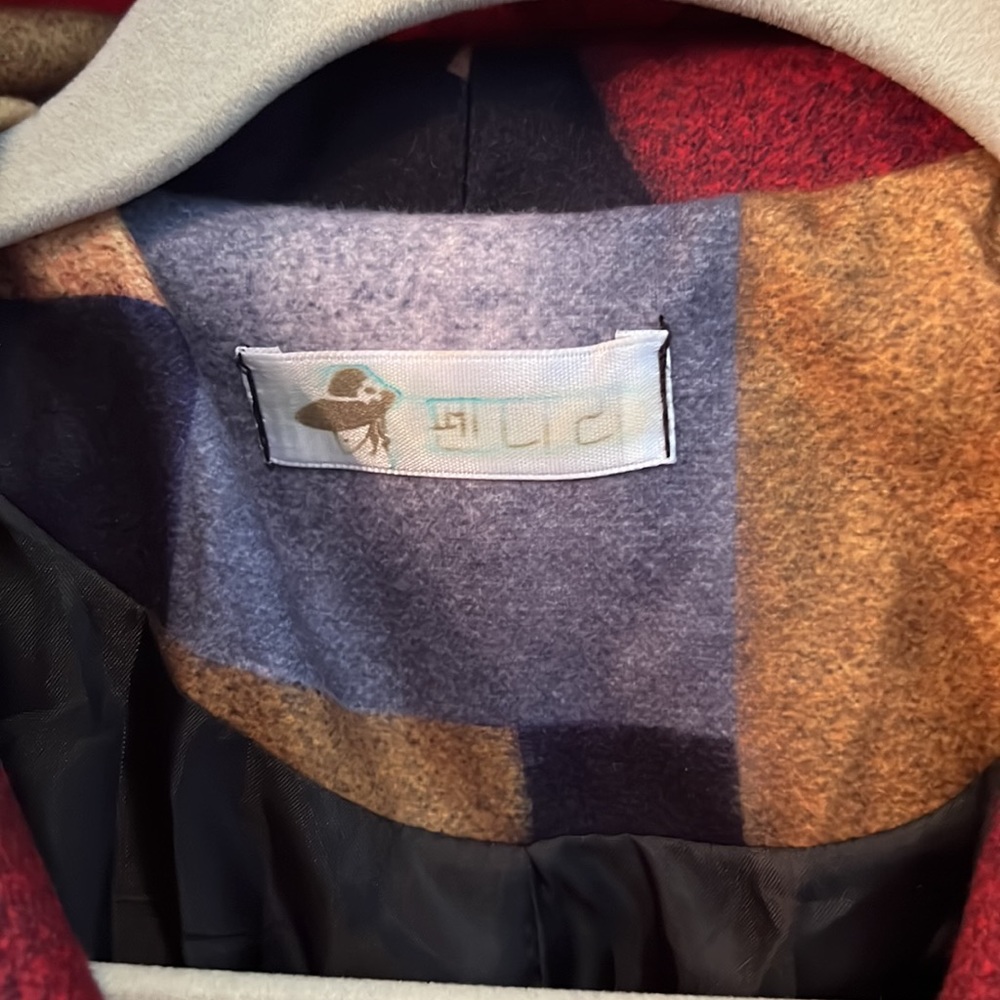 Liz Coat - Picture 2 of 7